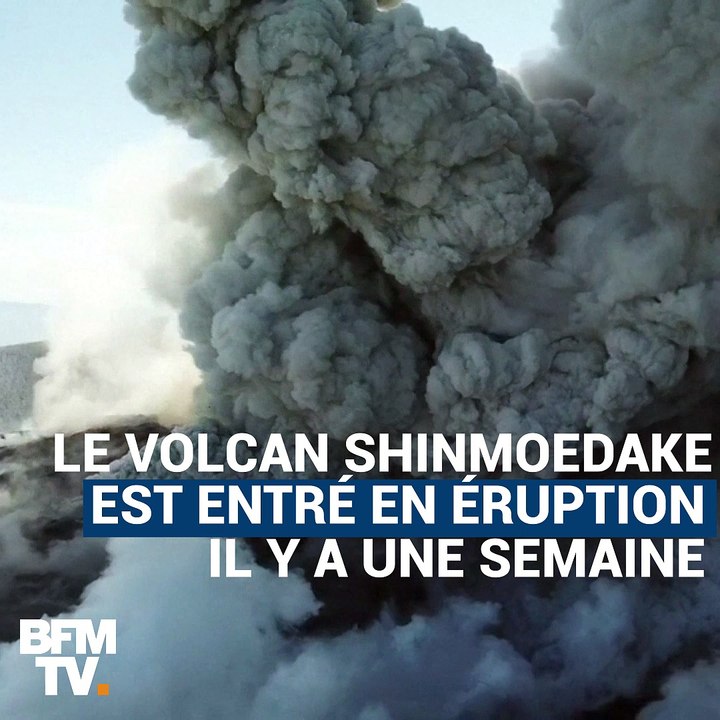 Au Japon, ce volcan crache d'impressionnantes colonnes de cendres