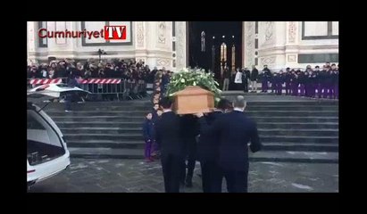 Binlerce İtalyan, Astori için Santa Croce Meydanı’na akın etti