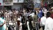 New Delhi : Traders and police clash during MCD's sealing drive in Lajpath Nagar | Oneindia News