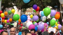 Aydın'da rengarenk kadınlar günü kutlaması