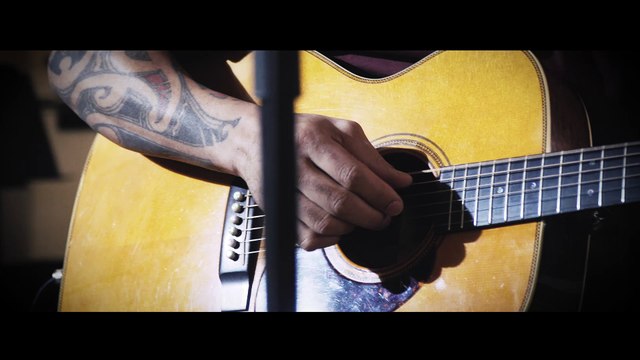 Ben Harper & Charlie Musselwhite - No Mercy Land #LiveaFip