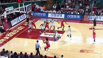 프로농구 SK, LG 잡고 3위 도약 / YTN