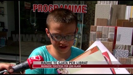 下载视频: Radhë të gjata për librat shkollorë - News, Lajme - Vizion Plus