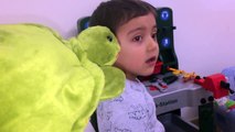 Doruk kaplumbağayı şakalarıyla korkuttu | Çocuk oyunları videoları