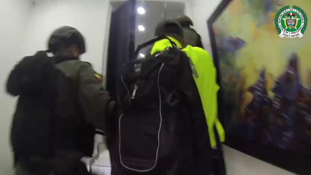 La police colombienne filme l'arrestation du chef de cartel Los Triana !