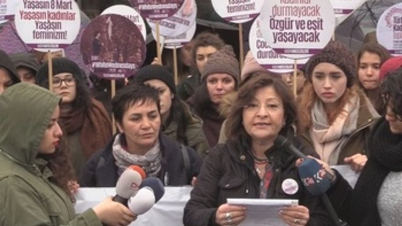 Feminists challenge state of emergency in Turkey to denounce abuses