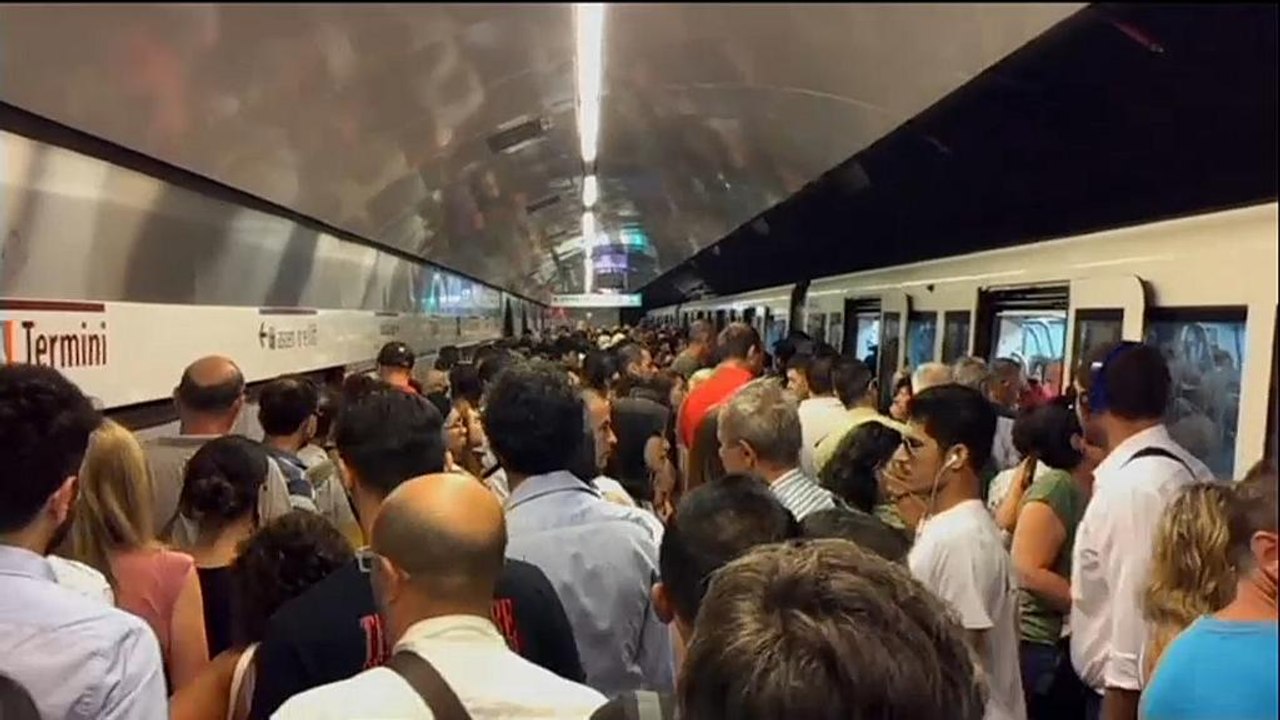 Zum frauentag: italienische männer streiken mit