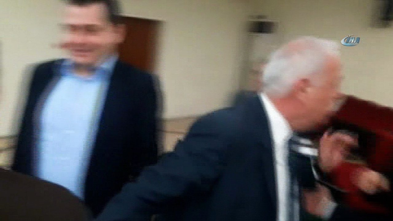 Meclis toplantısında CHP ve MHP'li üyeler arasında gerginlik