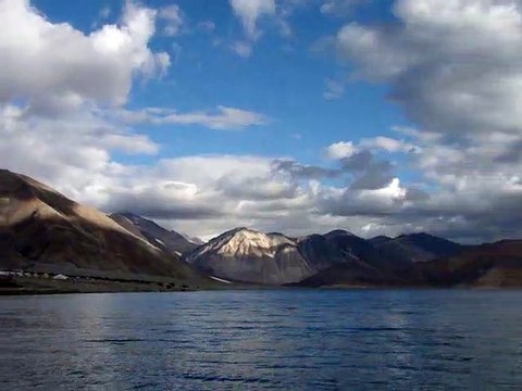 The lake of changing colours: Pangong Tso, Ladakh