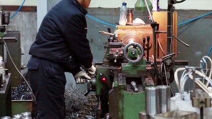 "여유 있는 삶 기대" vs "최저임금 이은 연쇄 타격" / YTN