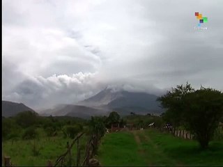 Mexico: Hundreds Evacuate as Colima Volcano Rumbles