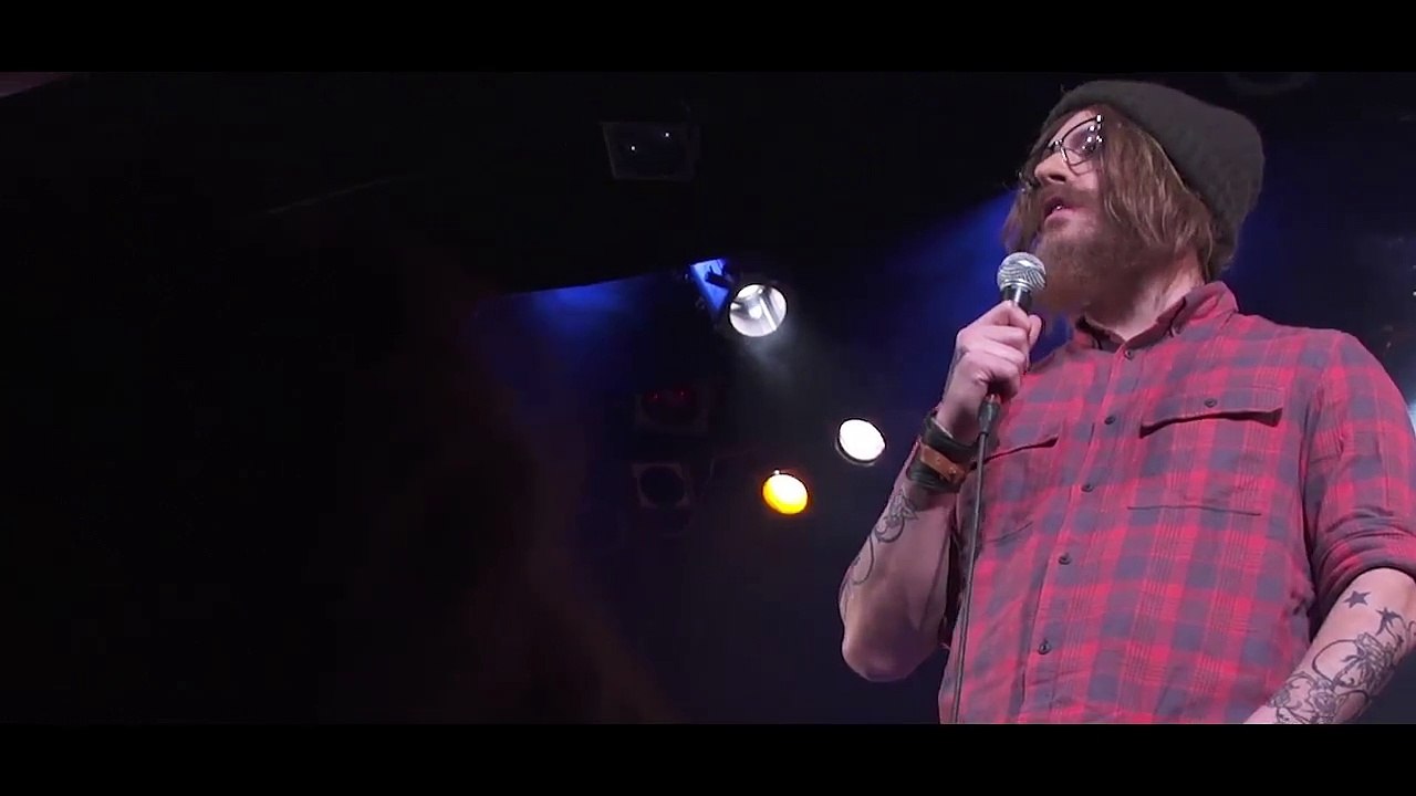  Kev Adams se fait clasher violemment par un humoriste inconnu !  A voir jusqu'à la fin ! Via Le FIEALD