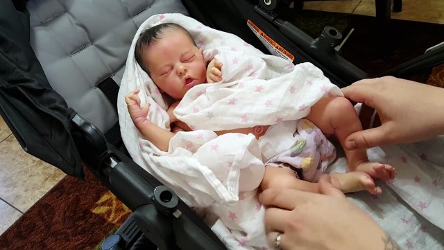 Morning Routine! Changing and Feeding Reborn Baby Doll! Fake Baby! Nlovewithrebornsnew!