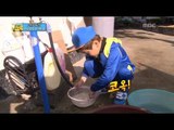 [아빠! 어디가?] 아빠 도와 쌀 씻는 윤후만의 방법은?, 일밤 20131020