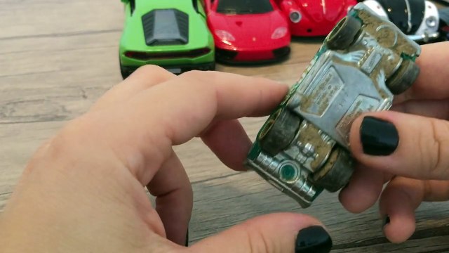 Oyuncak Arabalar | Yeşil Araba | Kırmızı Araba | Sarı Araba | Turuncu Araba | Mavi Araba