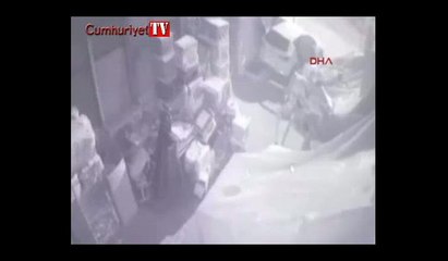 Merdivenli hırsızlar güvenlik kamerasında