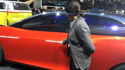 Salon de Genève - Une voiture sans pédales et sans volant