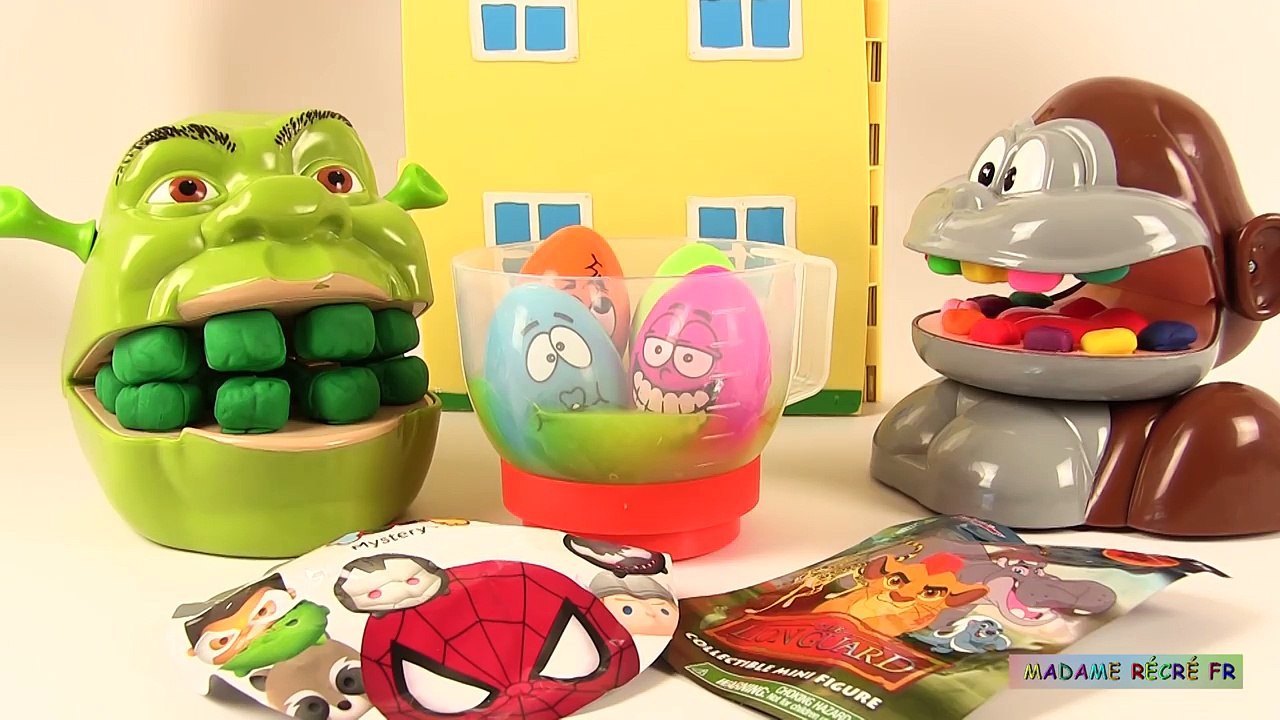 Shrek et le singe mangent des oeufs surprises slime