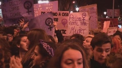 La marea feminista inundó las calles de España