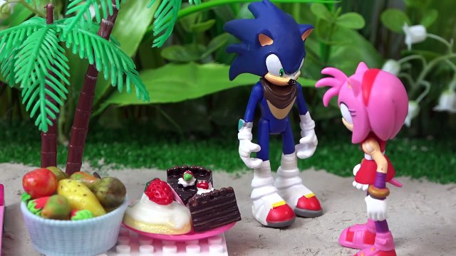 Мультик игрушки супергерои. Подружка Соник Бум получила солнечный удар. Поли Робокар. Victoria Play