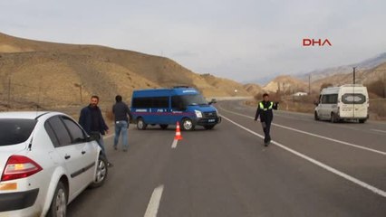 Ölümü Hiçe Sayan Göçmenler, 15 Kişilik Minibüse 40 Kişi Bindi