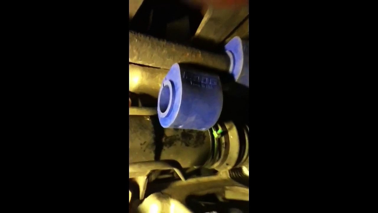 2002 Chrysler Town & Country Stabilizer Bar Bushing replace