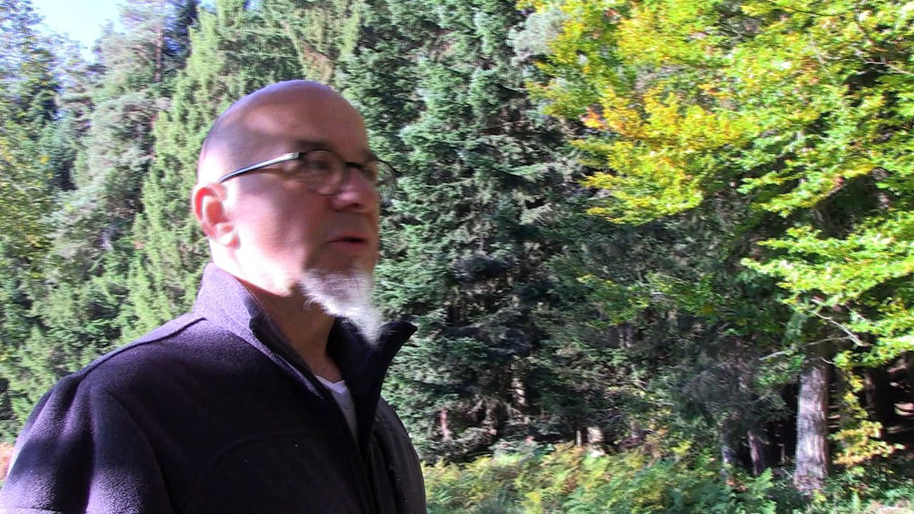 Merle-Leignec, est une commune à deux têtes  ou deux  ou deux clochers