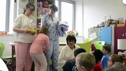 CHRH: 21 élèves en pyjama ont rendu visite aux enfants malades