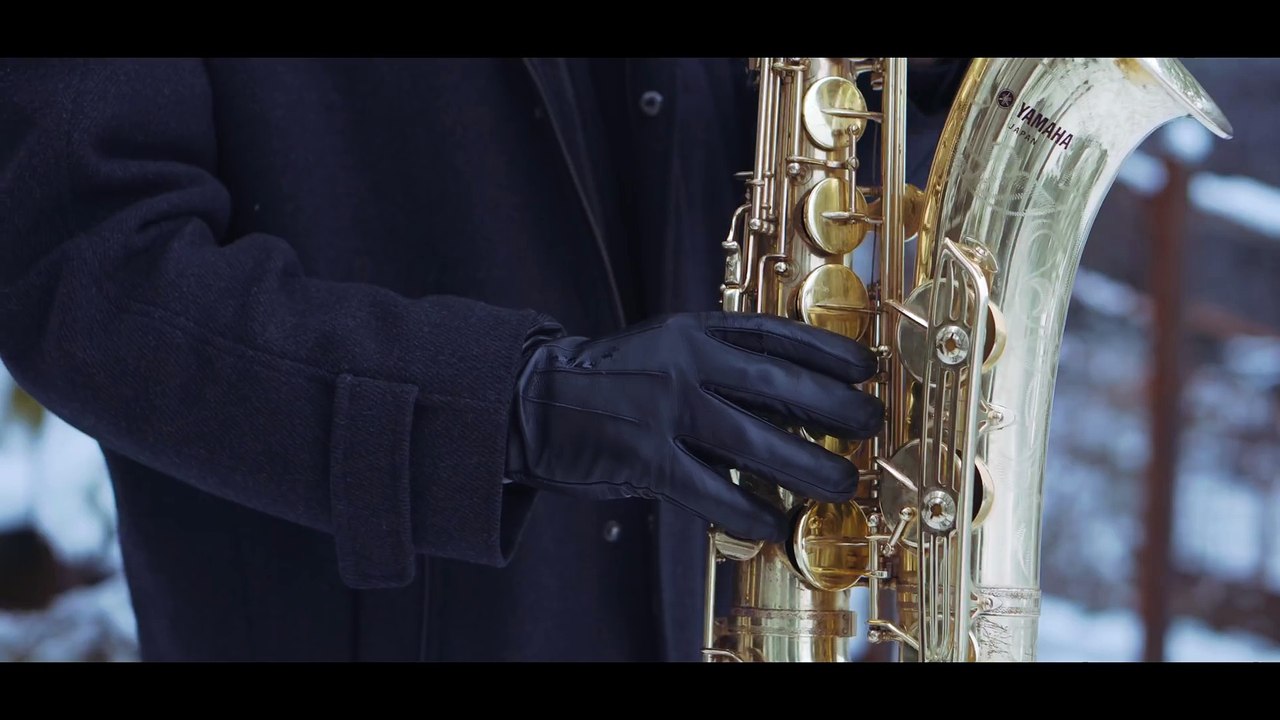 Chris Rea - Driving Home For Christmas [Saxophone Cover] by Juozas Kuraitis [