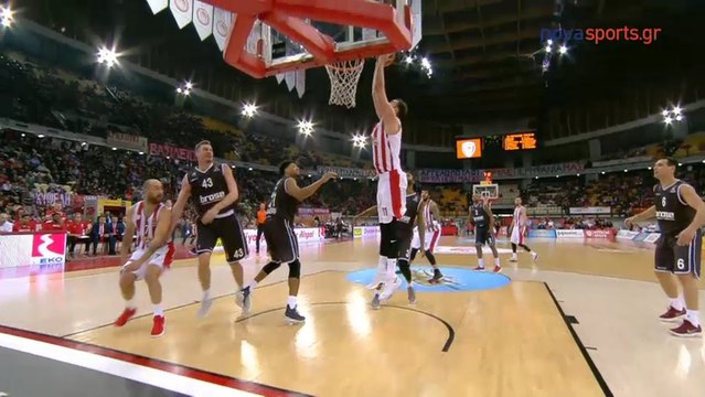 Τo εντυπωσιακό κάρφωμα του Νίκολα Μιλουτίνοφ - Ολυμπιακός vs Μπάμπεργκ - 09.03.2018