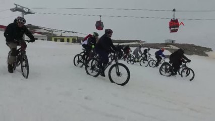 Bisiklet Tutkunları Erciyes'in Karlı Zemininde Pedal Basacak