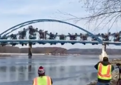 86-Year-Old Savanna-Sabula Bridge Demolished