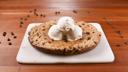 This Giant Cookie Is Super Easy To Make
