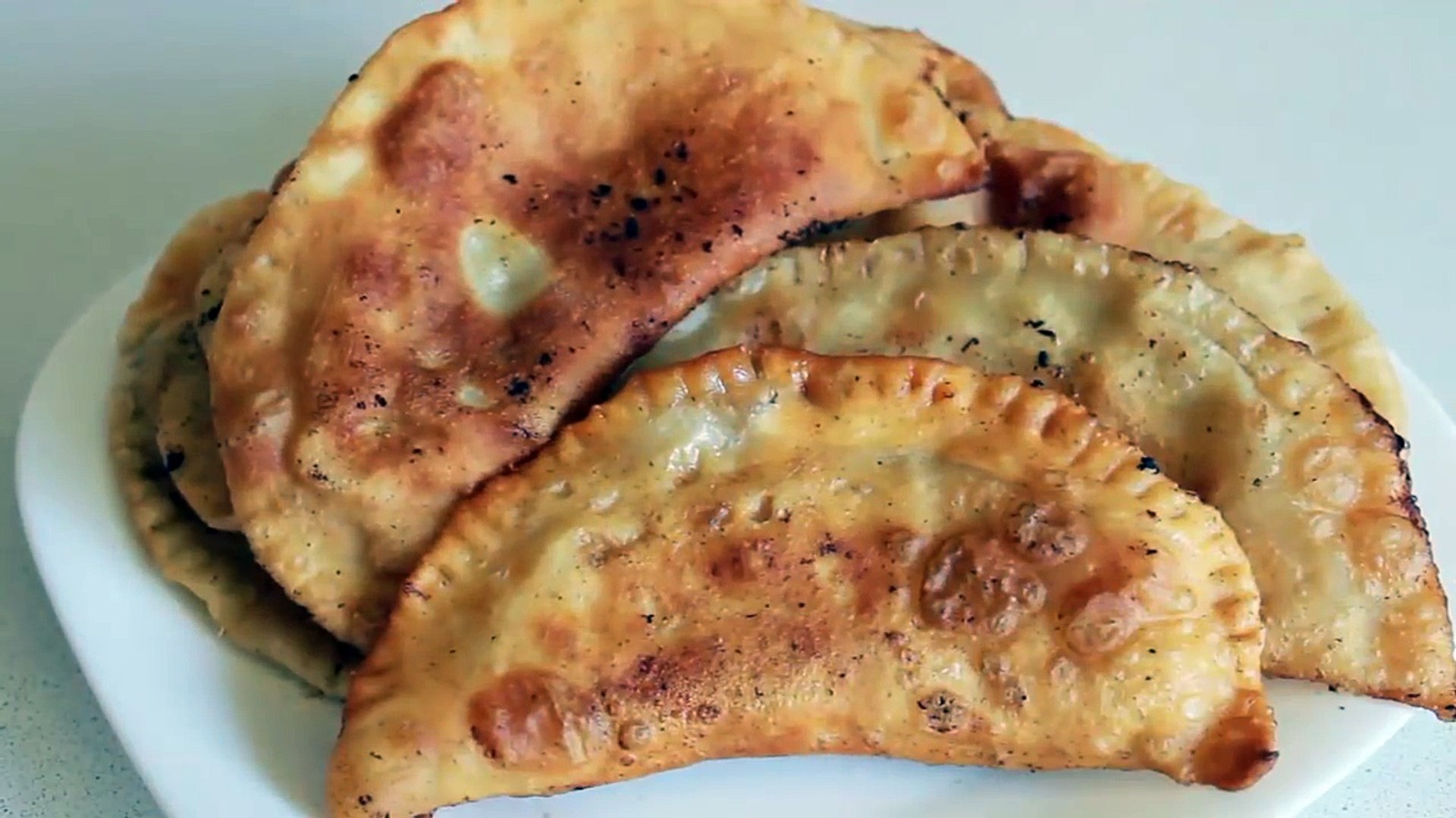 ⁣Чебуреки-сочные,хрустящие и очень вкусные!