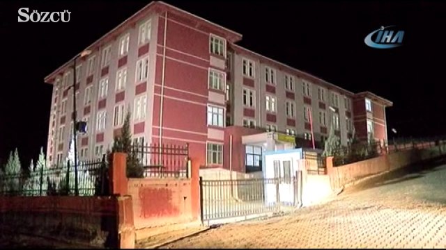 Üzerine okulun demir korkuluğu devrilen çocuk öldü