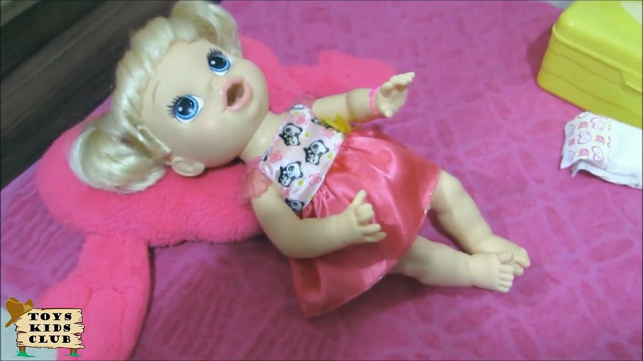 BABY ALIVE ROTINA DA NOITE E TOMANDO INJEÇÃO COMPLETO EM PORTUGUÊS!