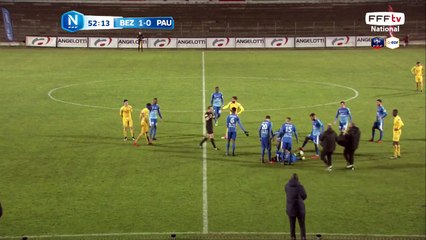 LINGANI reste au sol suite à son contact avec GUILAVOGUI.