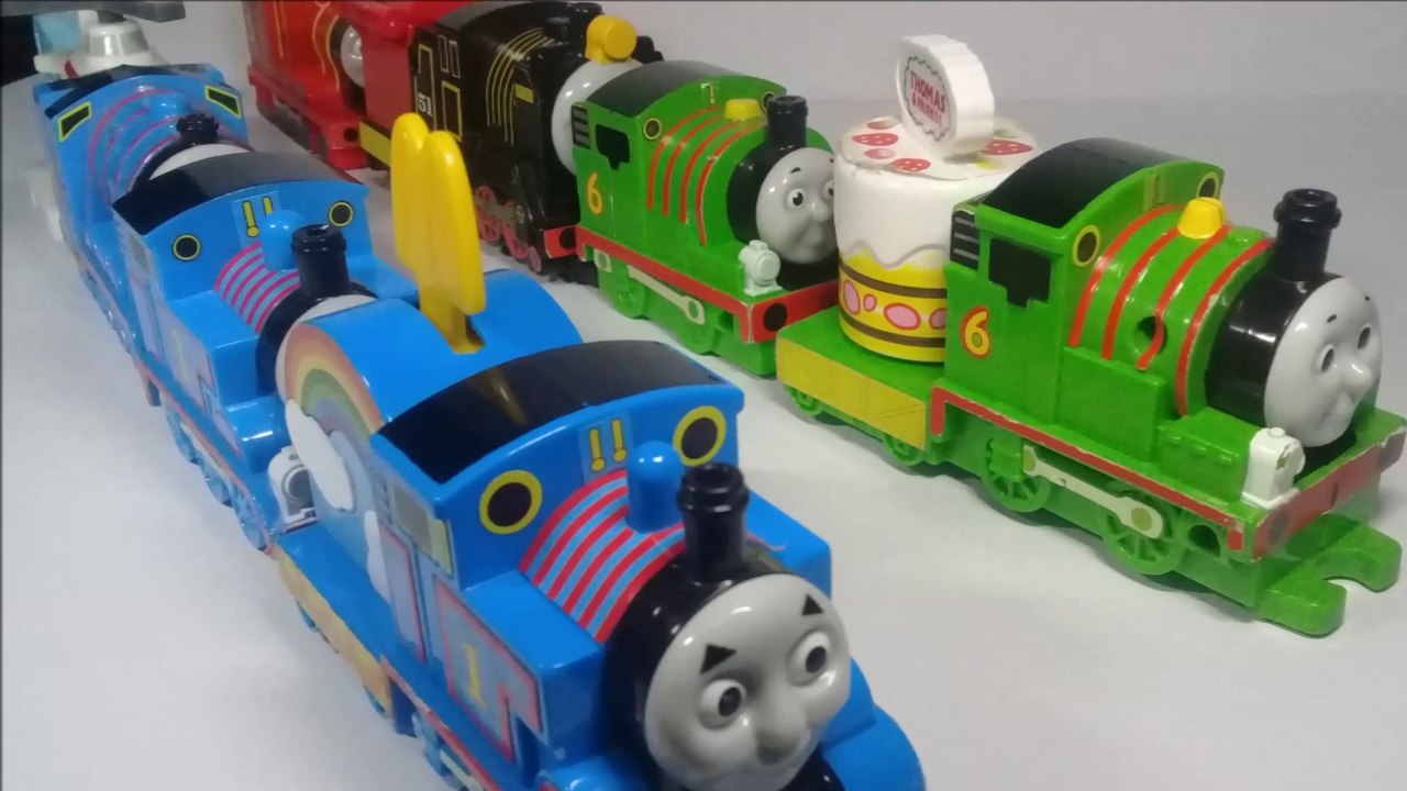 McDonald's Thomas & Friends 2018 vs 2017 Happy Meal Toys | fastfoodTOYcollection