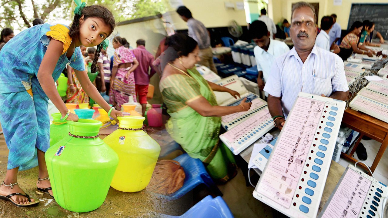 Karnataka Assembly polls : Election commission releases voters survey | Oneindia News