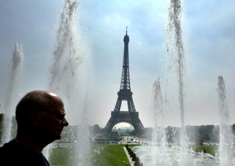 Eyfel Kulesi'nin Etrafına Kurşun Geçirmez Cam Geliyor