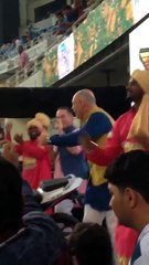 Danny Morrison and Michael Slater dancing on Abrar ul Haq's all time favorite punjabi song 'Kurriyan Lahore diyaan'