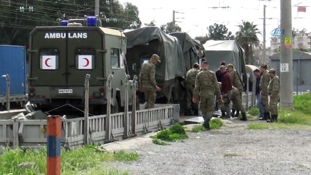 Hatay’da sınıra askeri sevkiyat sürüyor