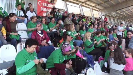 Mehmetçik için tribünde örgü ördüler - MUĞLA