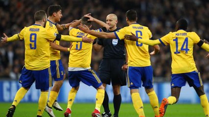 Télécharger la video: Tottenham can learn from Juventus to put pressure on referees - Pochettino