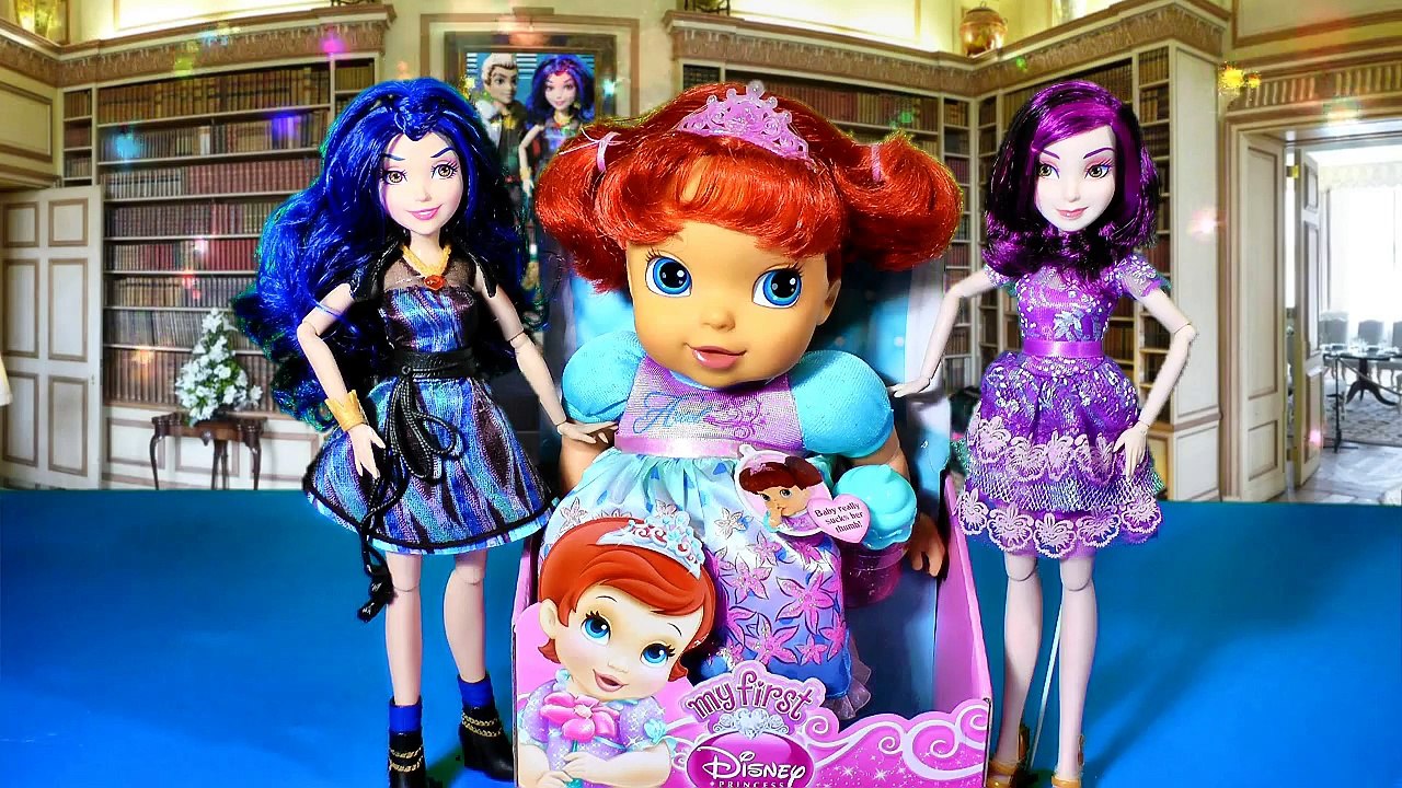 Disney Descendants Mal and Evie BABYSIT Part 1 Baby Princess Ariel The Little Mermaid Toy Review Ben