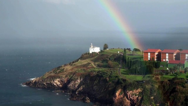 Arcoíris y primeros efectos del temporal Félix llegando a Asturias
