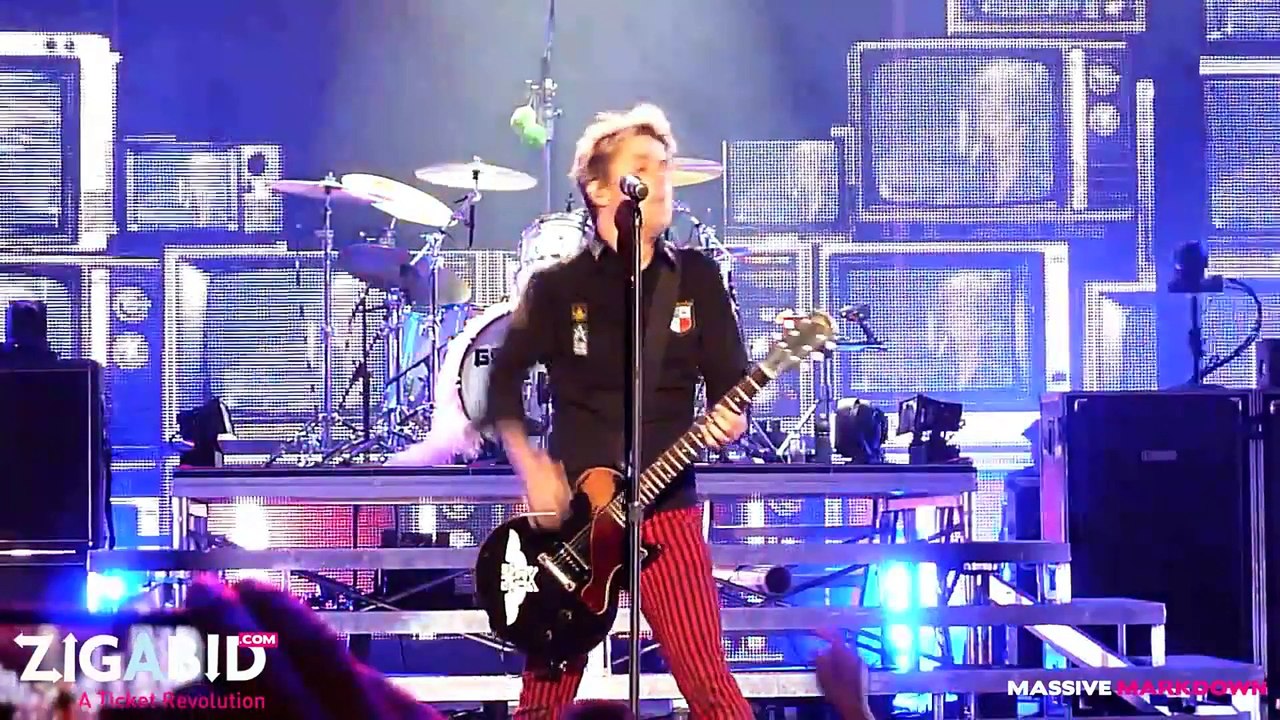 Verizon Wireless Amphitheater (Irvine, CA): Green Day - American Idiot