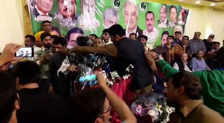 منہ کالا کر دیا