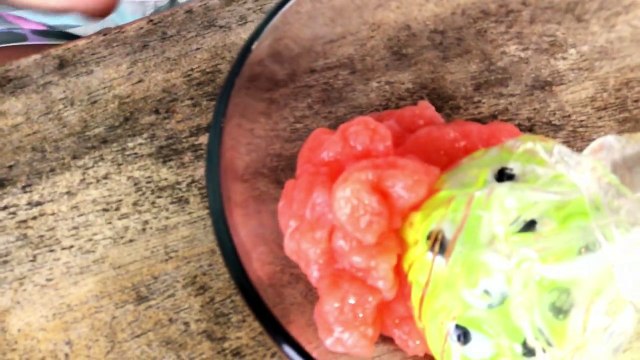 РЕЖЕМ МОИ ИГРУШКИ. Антистрессы режем. ЧТО ВНУТРИ. // Barvina