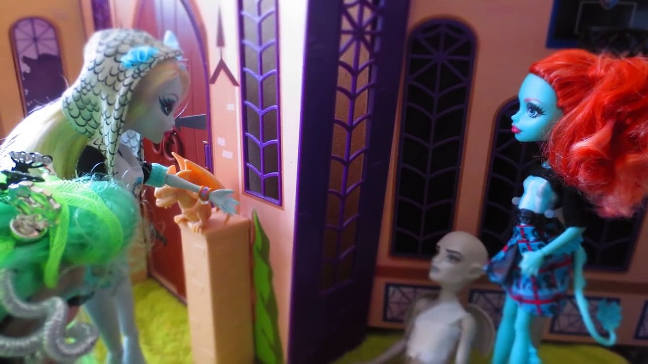 Как отремонтировать сломанный шарнир в колене, ноге | Стоп Моушен Монстер Хай